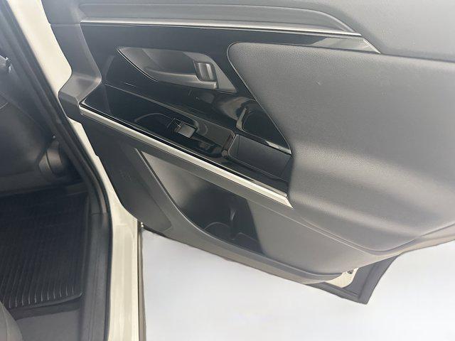 Photo of 2024 Wind Chill Pearl Toyota bZ4X