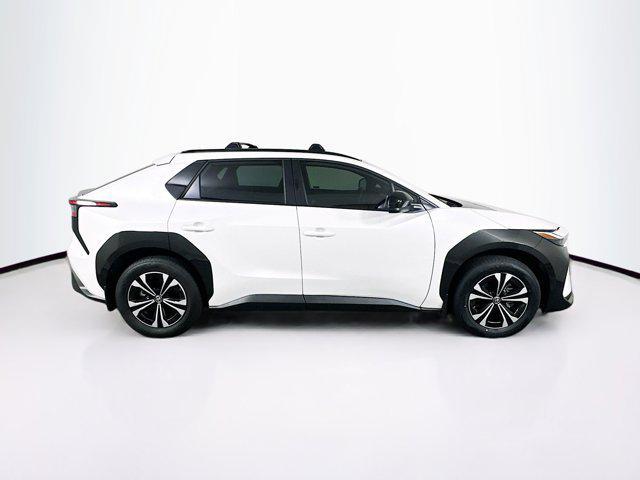 Photo of 2024 Wind Chill Pearl Toyota bZ4X