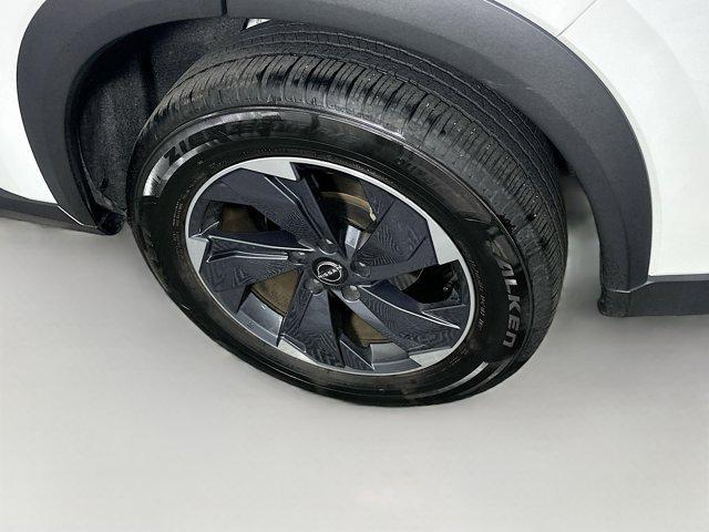 Photo of 2025 Everest White Pearl Nissan Rogue