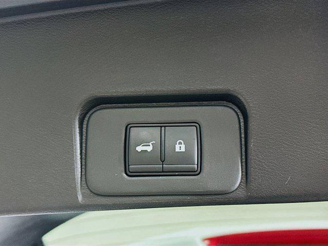 Photo of 2025 Everest White Pearl Nissan Rogue