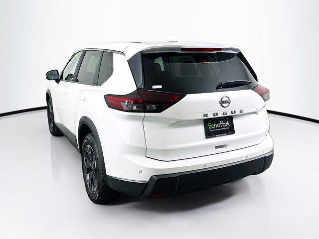 Photo of 2025 Everest White Pearl Nissan Rogue