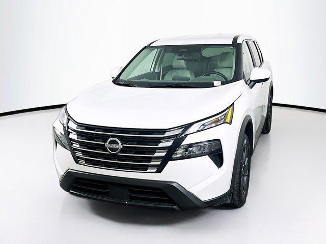 Photo of 2025 Everest White Pearl Nissan Rogue