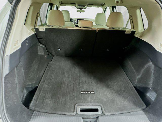 Photo of 2025 Everest White Pearl Nissan Rogue