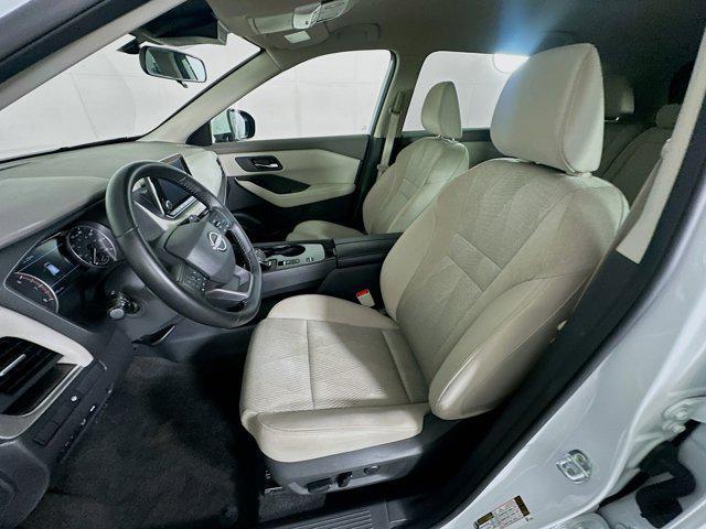 Photo of 2025 Everest White Pearl Nissan Rogue