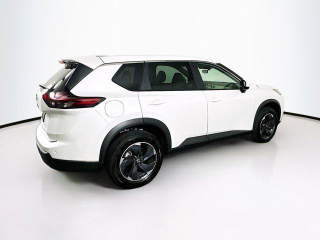Photo of 2025 Everest White Pearl Nissan Rogue