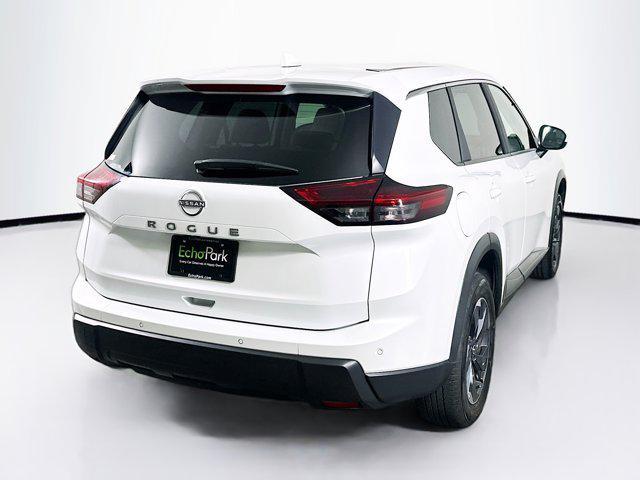 Photo of 2025 Everest White Pearl Nissan Rogue