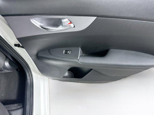 Photo of 2023 Snow White Pearl Kia Forte