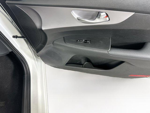 Photo of 2023 Snow White Pearl Kia Forte