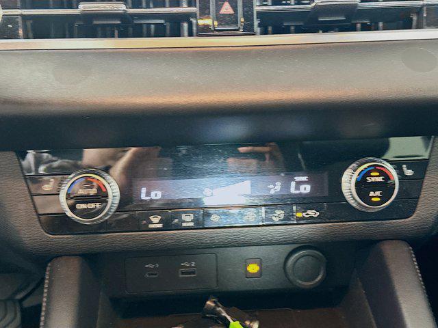 Photo of 2024 Black Diamond Mitsubishi Outlander