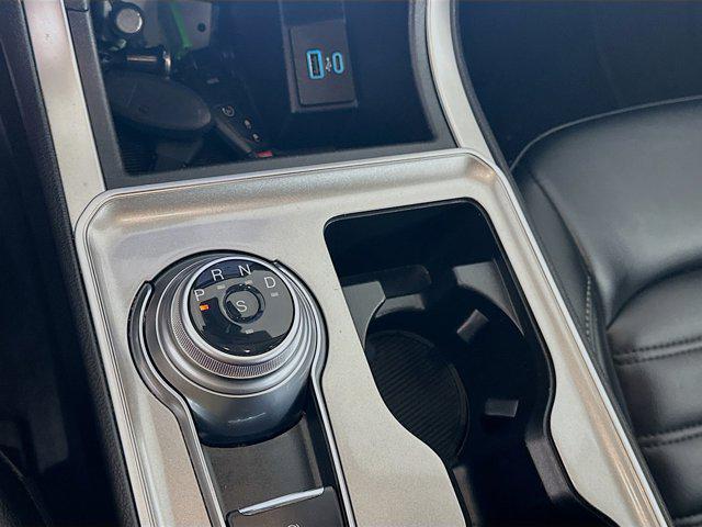 Photo of 2023 Iconic Silver Metallic Ford Edge