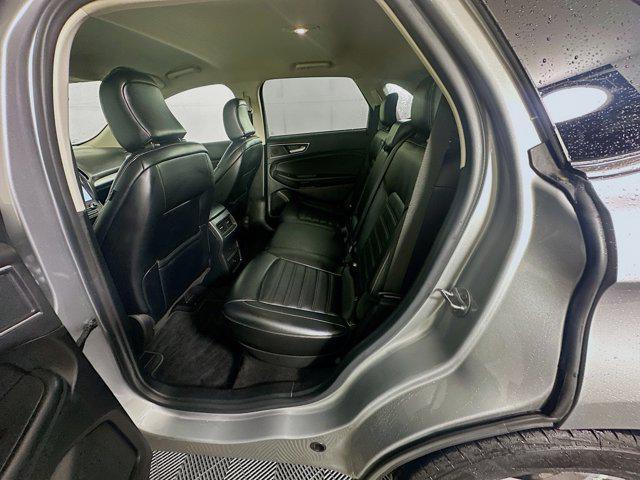 Photo of 2023 Iconic Silver Metallic Ford Edge