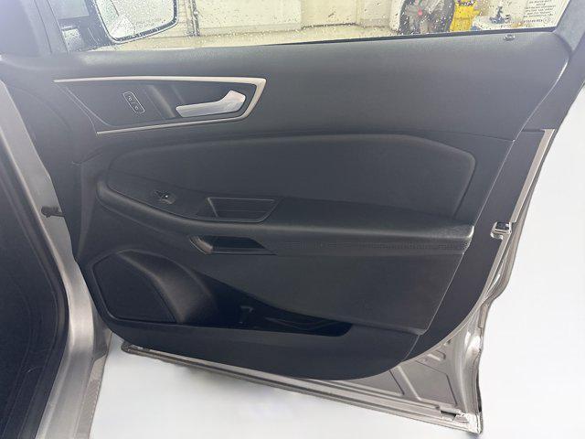 Photo of 2023 Iconic Silver Metallic Ford Edge