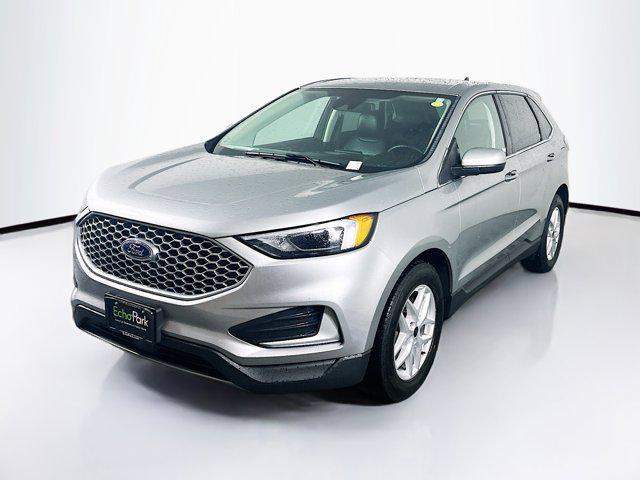 Photo of 2023 Iconic Silver Metallic Ford Edge