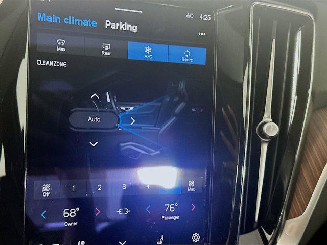 Photo of 2024 Onyx Black Metallic Volvo S60