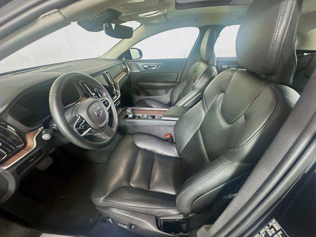 Photo of 2024 Onyx Black Metallic Volvo S60