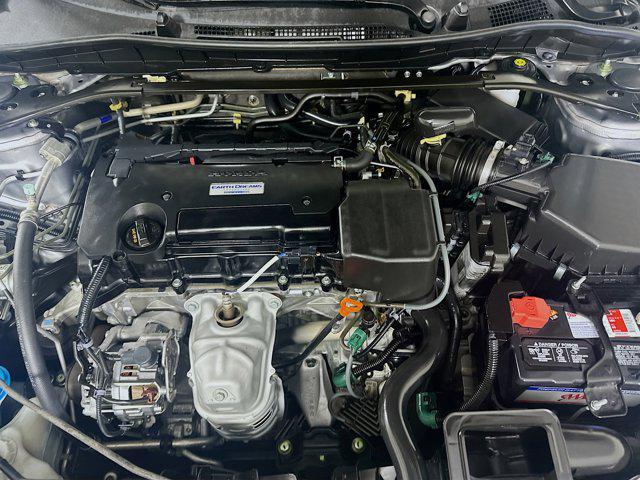 Photo of 2017 Lunar Silver Metallic Honda Accord