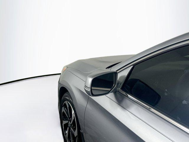 Photo of 2017 Lunar Silver Metallic Honda Accord