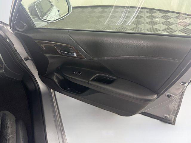 Photo of 2017 Lunar Silver Metallic Honda Accord