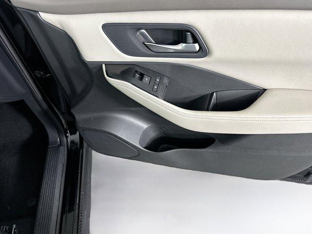 Photo of 2025 Super Black Nissan Rogue