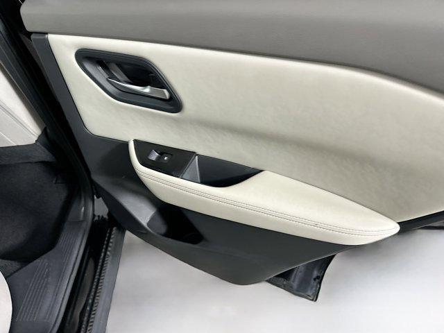 Photo of 2025 Super Black Nissan Rogue