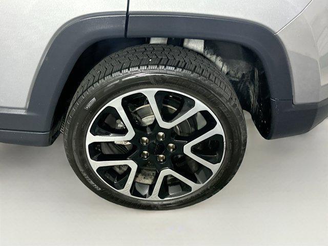 Photo of 2018 Billet Silver Metallic Clearcoat Jeep Compass