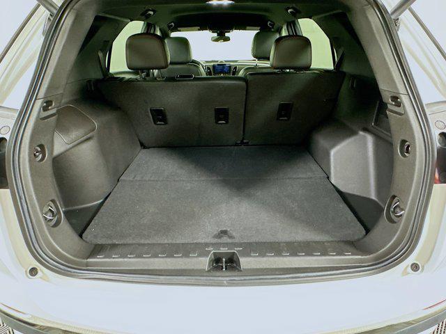 Photo of 2022 Summit White Chevrolet Equinox