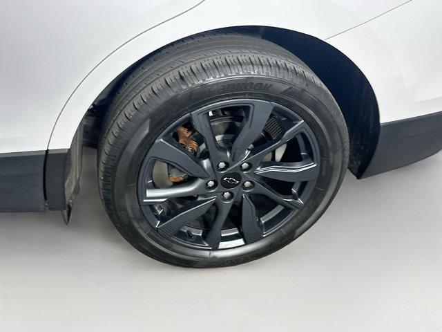 Photo of 2022 Summit White Chevrolet Equinox