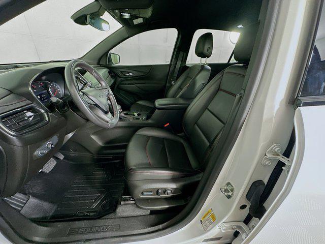 Photo of 2022 Summit White Chevrolet Equinox