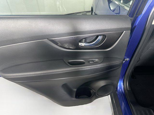 Photo of 2018 Caspian Blue Nissan Rogue