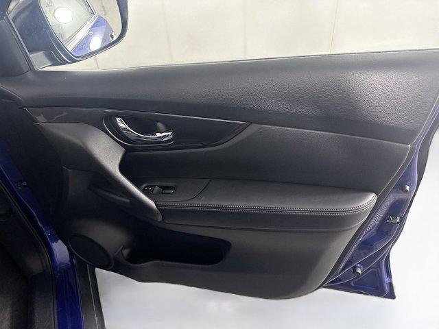 Photo of 2018 Caspian Blue Nissan Rogue