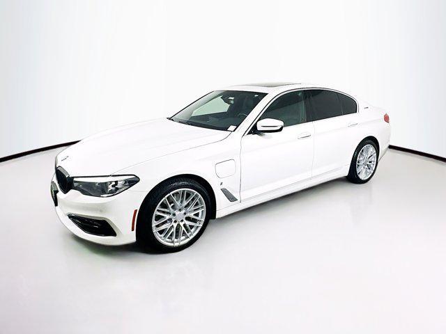 Photo of 2018 Alpine White BMW 530e