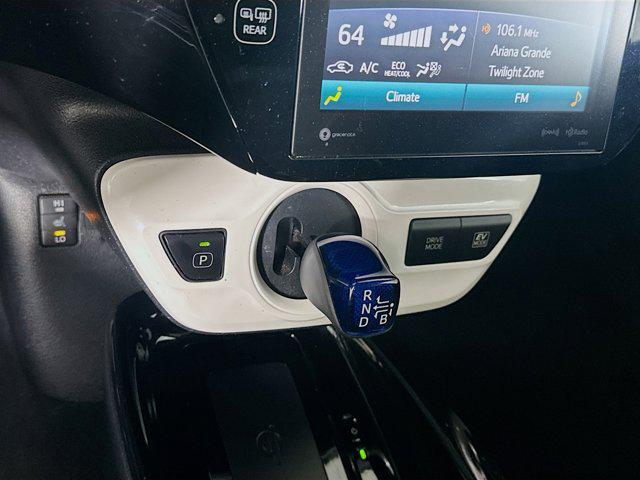 Photo of 2018 Blizzard Pearl Toyota Prius