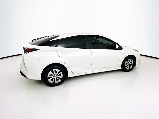 Photo of 2018 Blizzard Pearl Toyota Prius