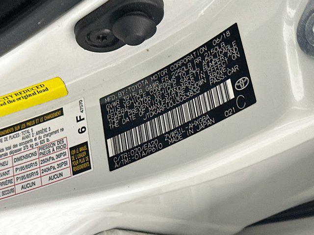 Photo of 2018 Blizzard Pearl Toyota Prius