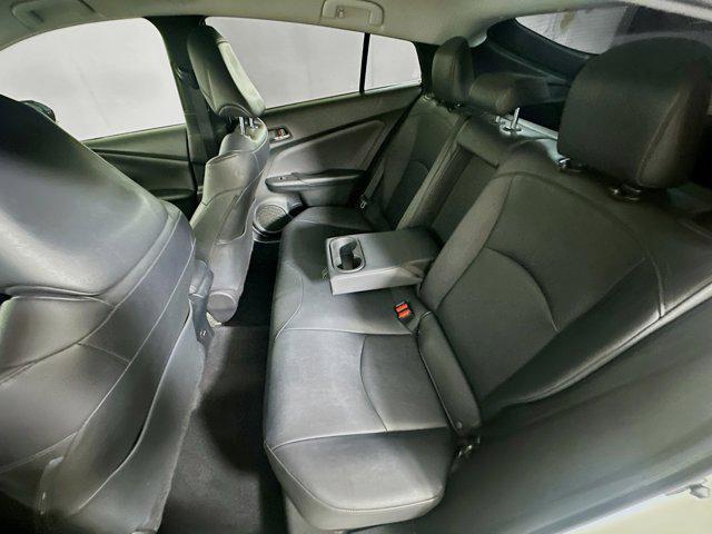 Photo of 2018 Blizzard Pearl Toyota Prius