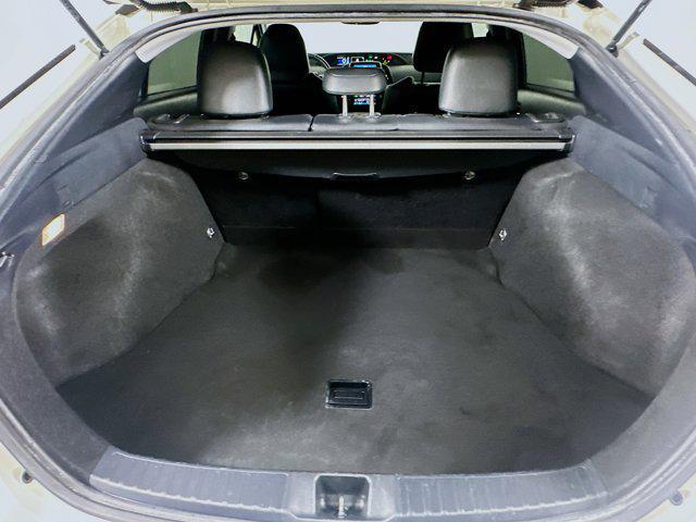 Photo of 2018 Blizzard Pearl Toyota Prius