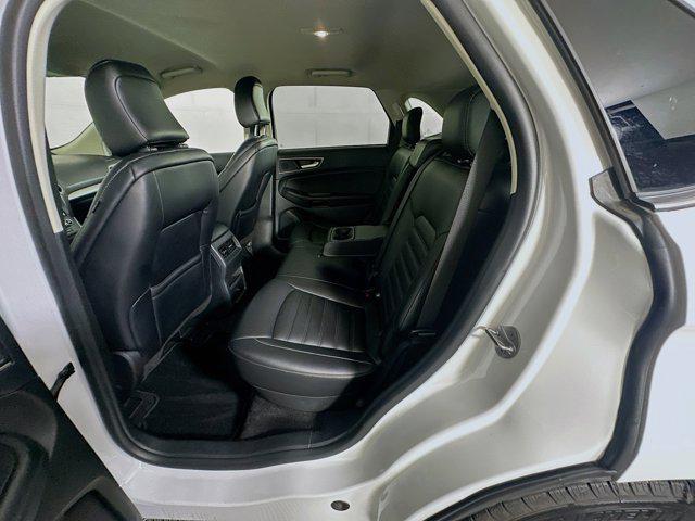 Photo of 2024 Oxford White Ford Edge