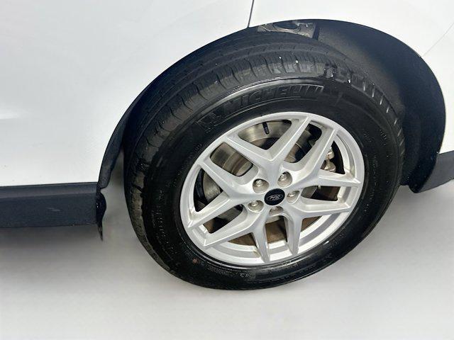 Photo of 2024 Oxford White Ford Edge