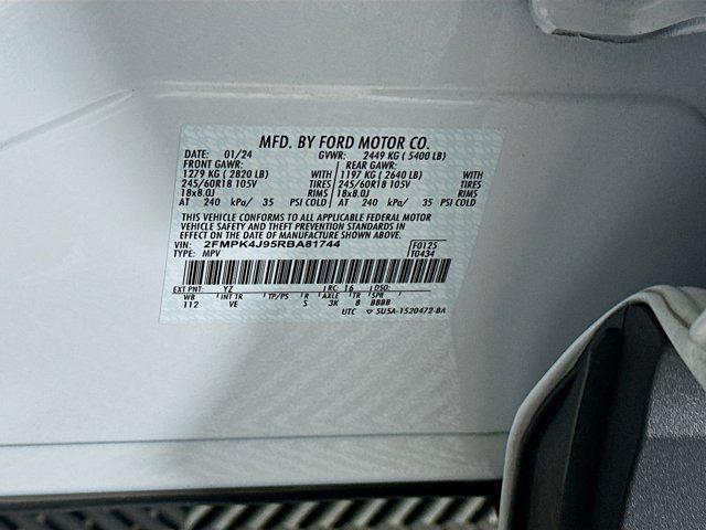 Photo of 2024 Oxford White Ford Edge