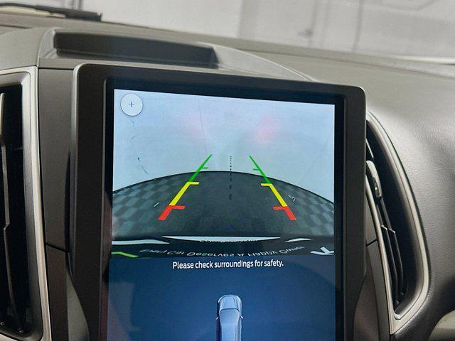 Photo of 2024 Oxford White Ford Edge