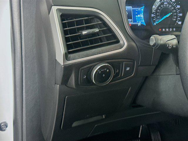 Photo of 2024 Oxford White Ford Edge