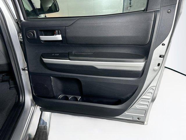 Photo of 2015 Silver Sky Metallic Toyota Tundra