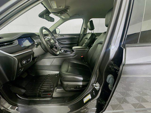 Photo of 2022 Baltic Gray Metallic Clearcoat Jeep Grand Cherokee L