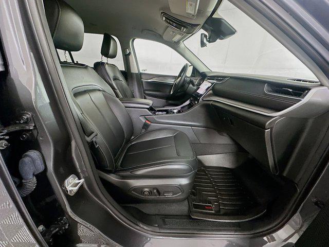 Photo of 2022 Baltic Gray Metallic Clearcoat Jeep Grand Cherokee L