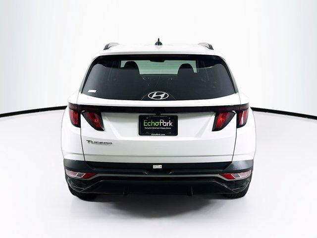 Photo of 2024 White Pearl Hyundai TUCSON