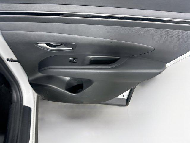 Photo of 2024 White Pearl Hyundai TUCSON