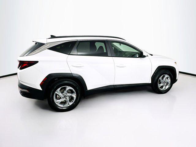 Photo of 2024 White Pearl Hyundai TUCSON