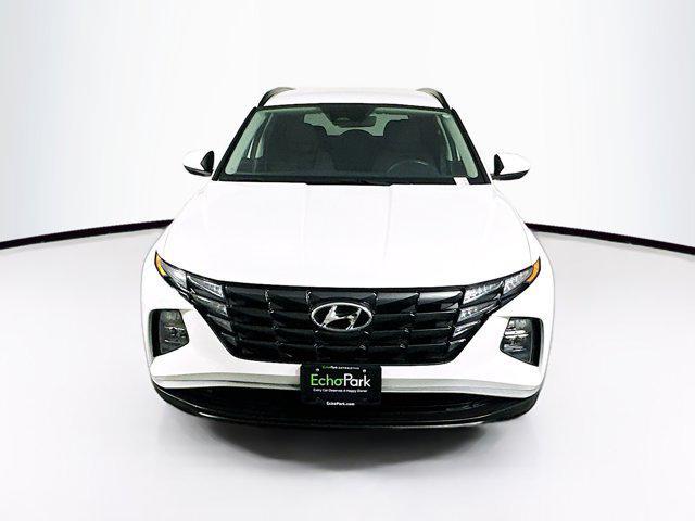 Photo of 2024 White Pearl Hyundai TUCSON