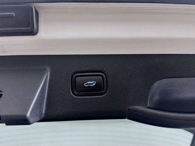Photo of 2024 White Pearl Hyundai TUCSON
