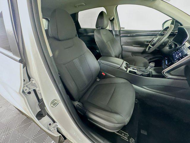 Photo of 2024 White Pearl Hyundai TUCSON